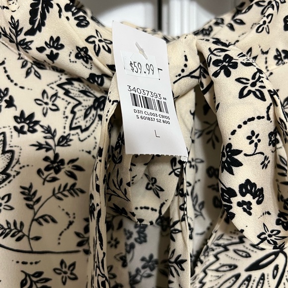 NWT Loft Black Print Long Sleeve Blouse (Ties on the back of neck) - Picture 3 of 3